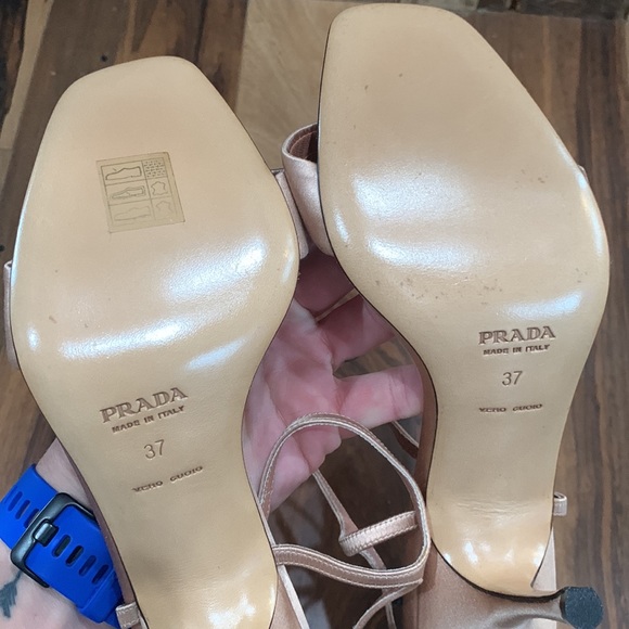 Prada satin heels - beautiful condition! - Picture 7 of 8